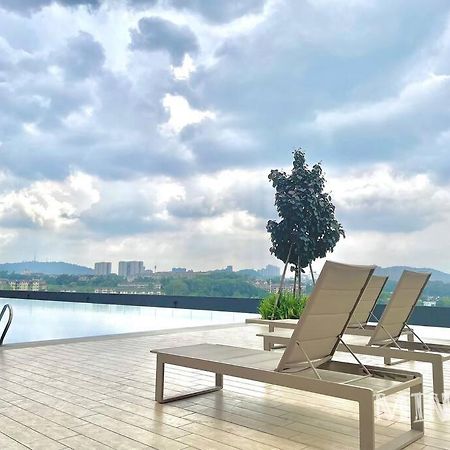 Netizen Near Mrt Couple Balcony Suite #31 Kampong Bukit Dukong Exterior foto