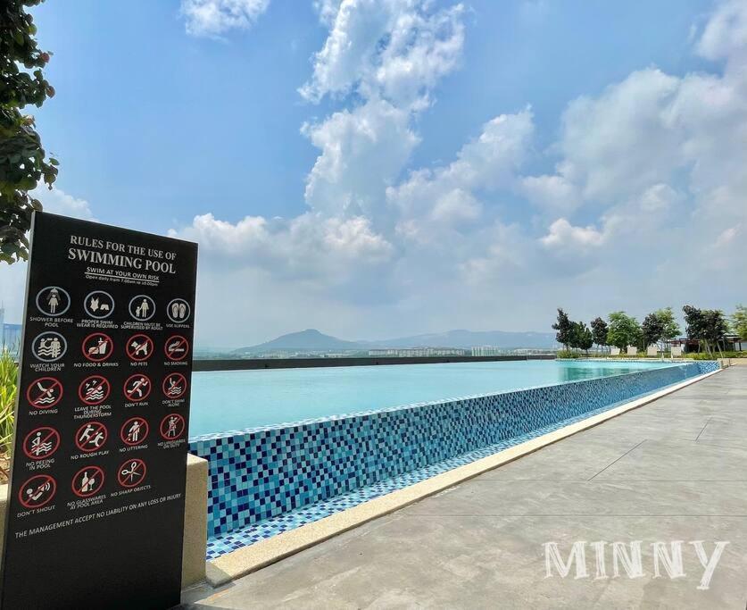 Netizen Near Mrt Couple Balcony Suite #31 Kampong Bukit Dukong Exterior foto